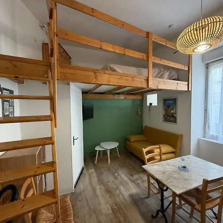 Le Roi Rene Cosy Et Confortable Centre Entre Gare Et Chateau アパート *